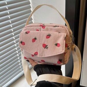 New Fashion Strawberry
Print Mini Handbag Square Bag,